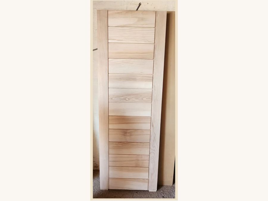Puerta modelo Capri sólida en Fresno
