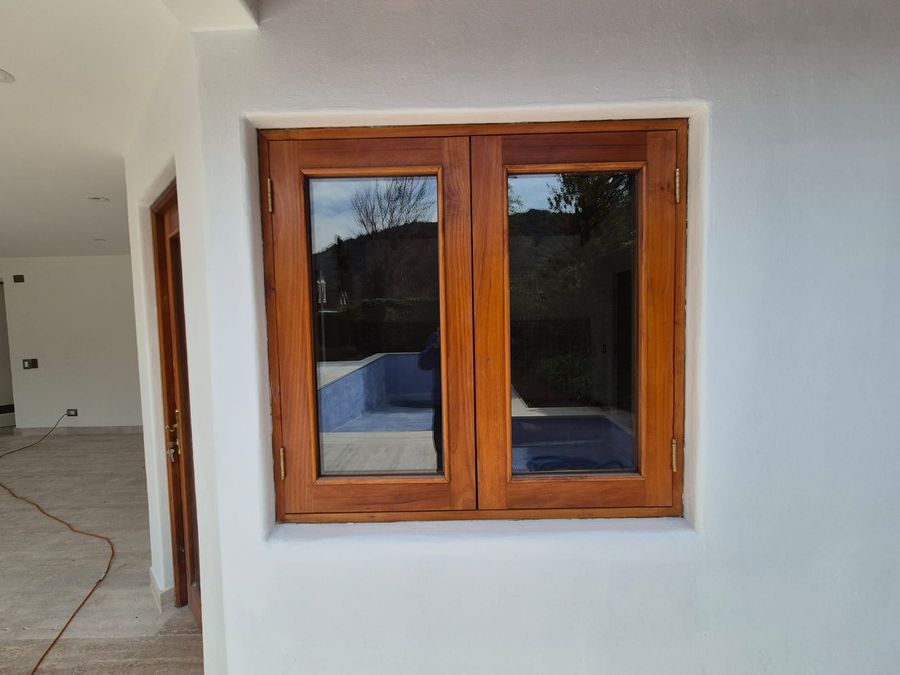 Ventana de madera a medida